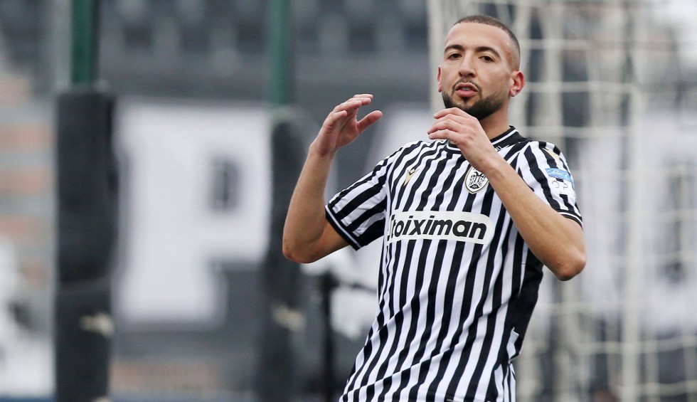 A generic square placeholder image with rounded corners in a figure.