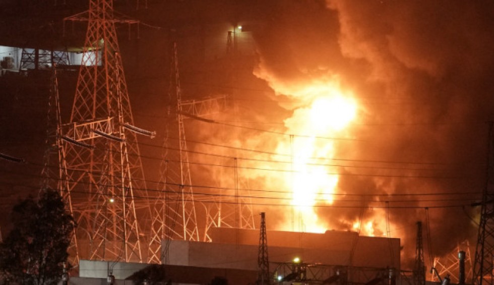 A generic square placeholder image with rounded corners in a figure.