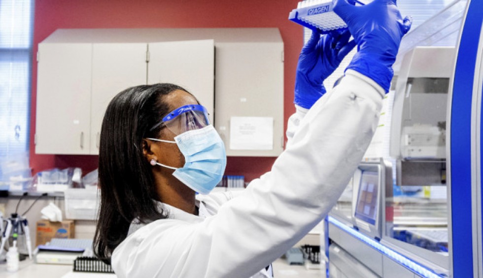 A generic square placeholder image with rounded corners in a figure.