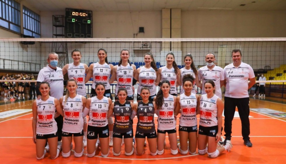 A generic square placeholder image with rounded corners in a figure.