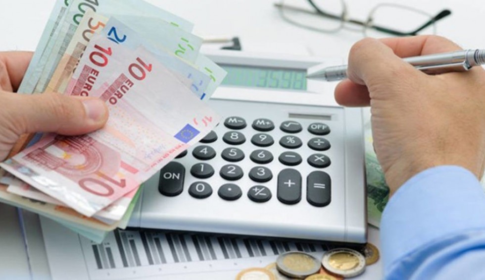 A generic square placeholder image with rounded corners in a figure.