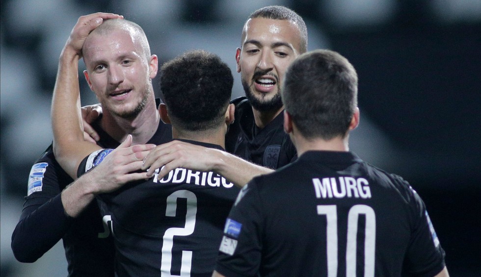 A generic square placeholder image with rounded corners in a figure.