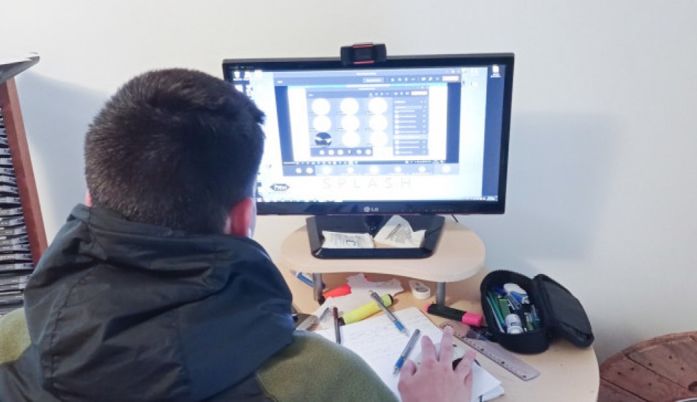 A generic square placeholder image with rounded corners in a figure.