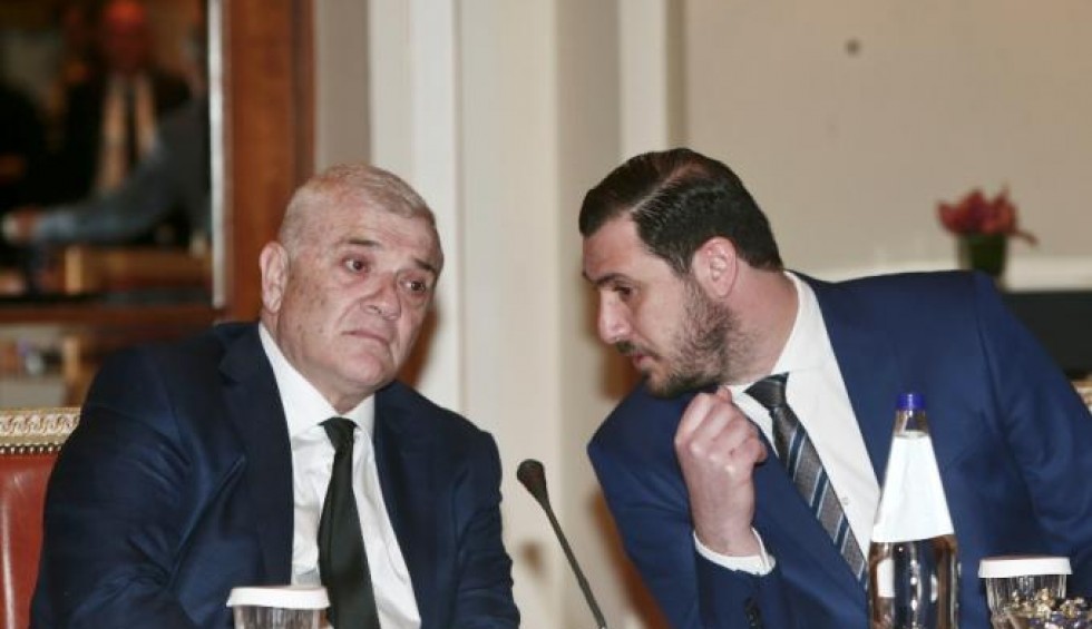 A generic square placeholder image with rounded corners in a figure.