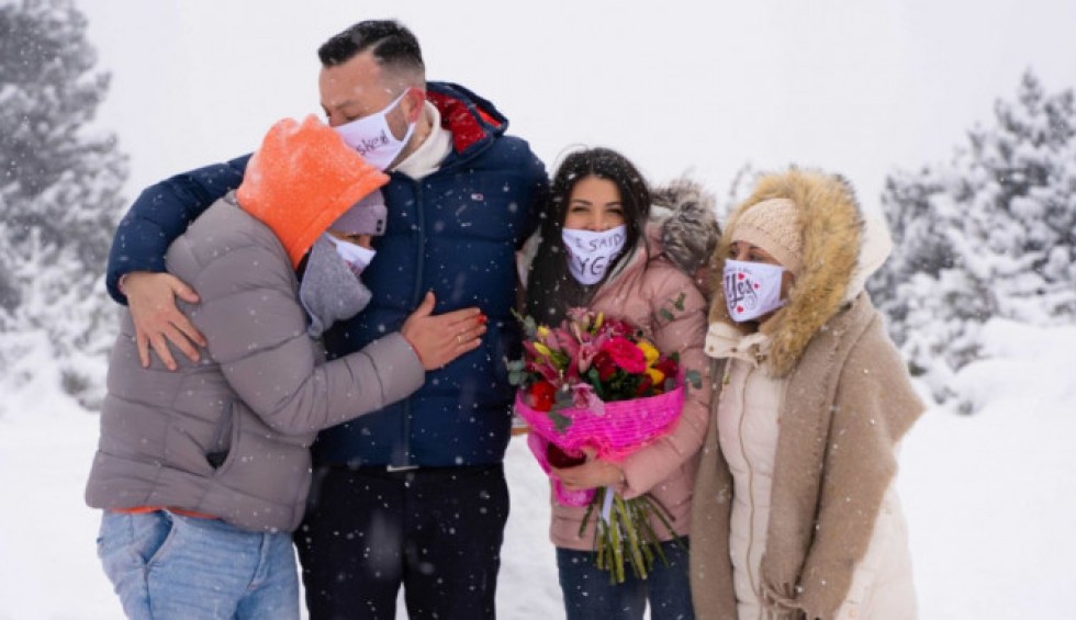 A generic square placeholder image with rounded corners in a figure.