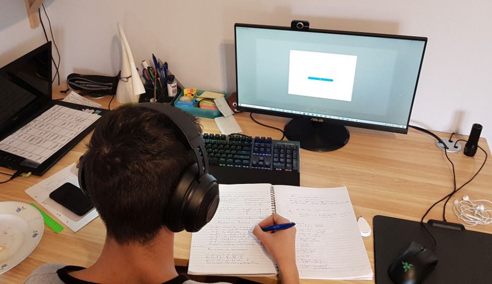 A generic square placeholder image with rounded corners in a figure.