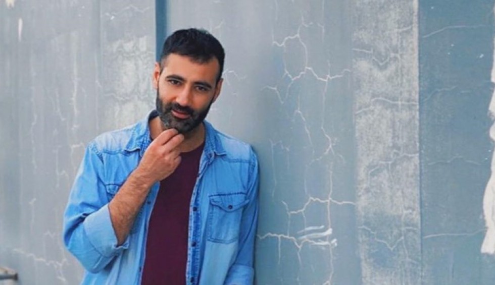 A generic square placeholder image with rounded corners in a figure.