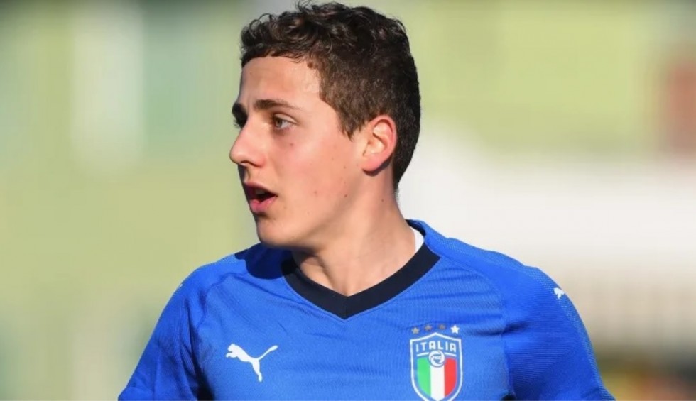 A generic square placeholder image with rounded corners in a figure.