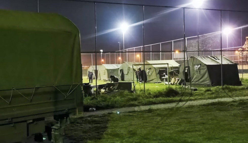 A generic square placeholder image with rounded corners in a figure.