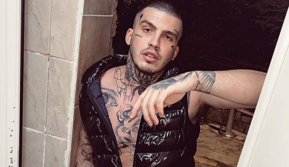 A generic square placeholder image with rounded corners in a figure.