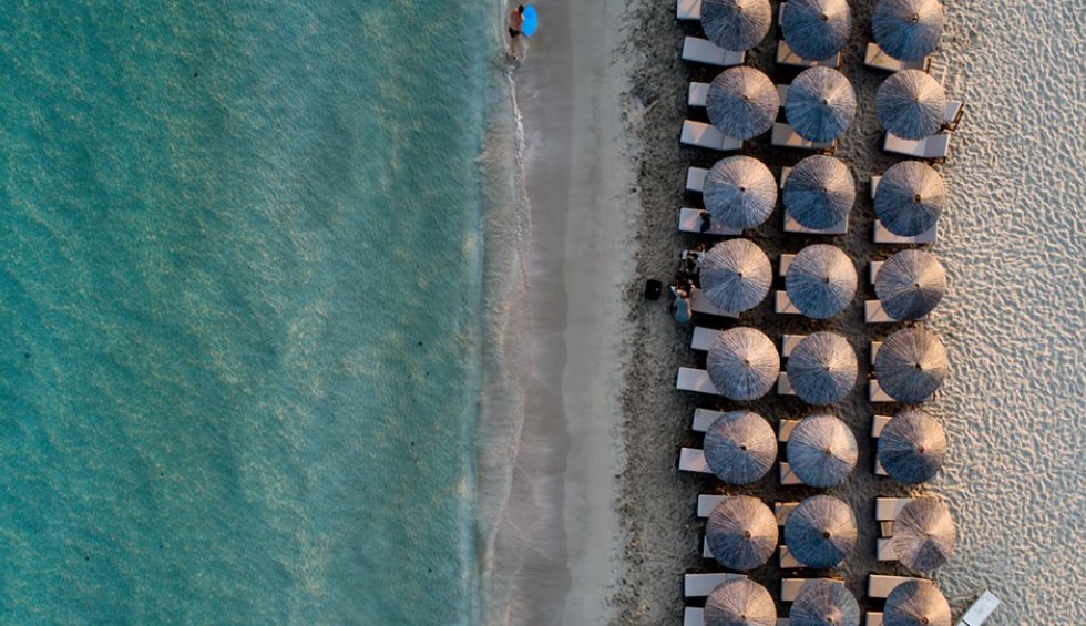 A generic square placeholder image with rounded corners in a figure.