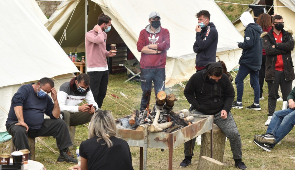 A generic square placeholder image with rounded corners in a figure.