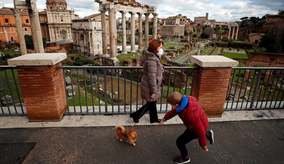 A generic square placeholder image with rounded corners in a figure.