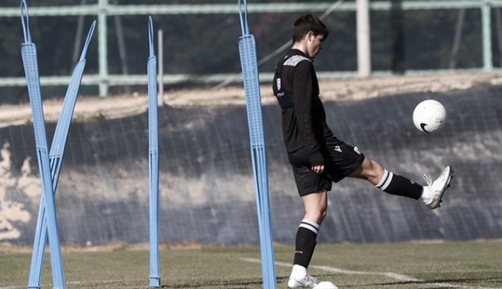 A generic square placeholder image with rounded corners in a figure.