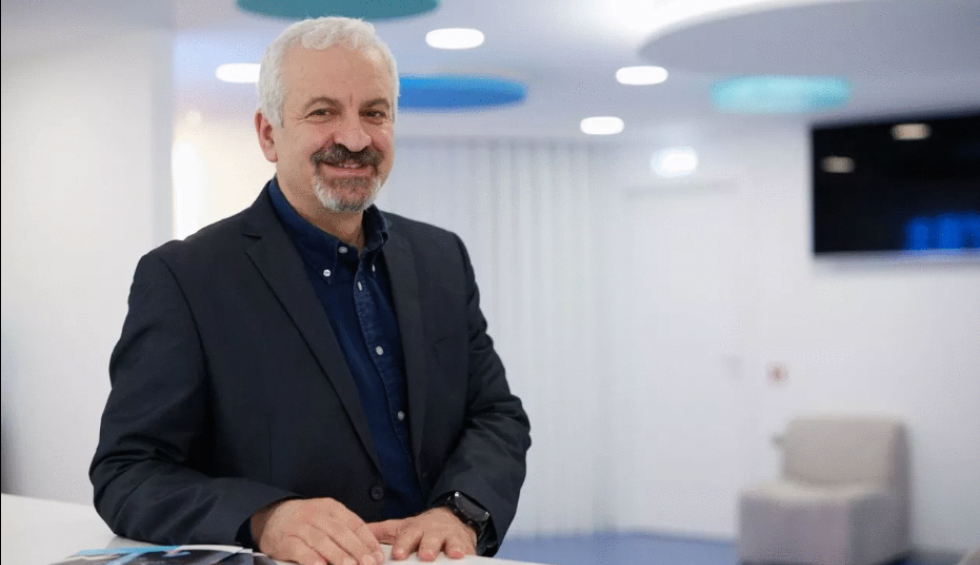 A generic square placeholder image with rounded corners in a figure.