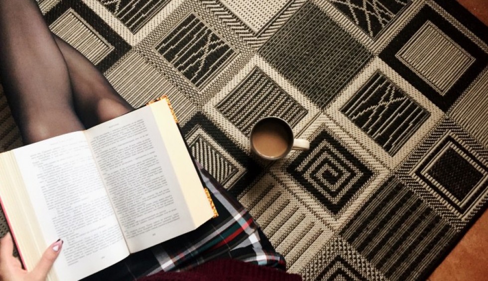 A generic square placeholder image with rounded corners in a figure.