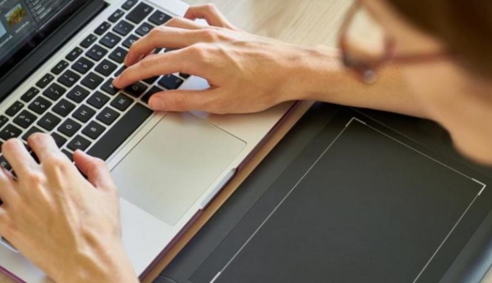 A generic square placeholder image with rounded corners in a figure.