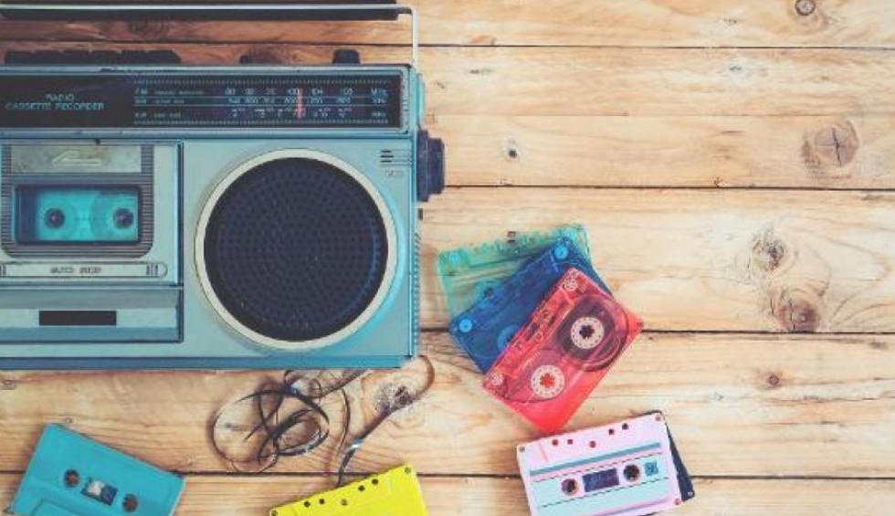 A generic square placeholder image with rounded corners in a figure.