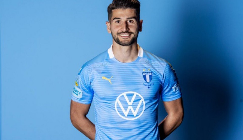 A generic square placeholder image with rounded corners in a figure.