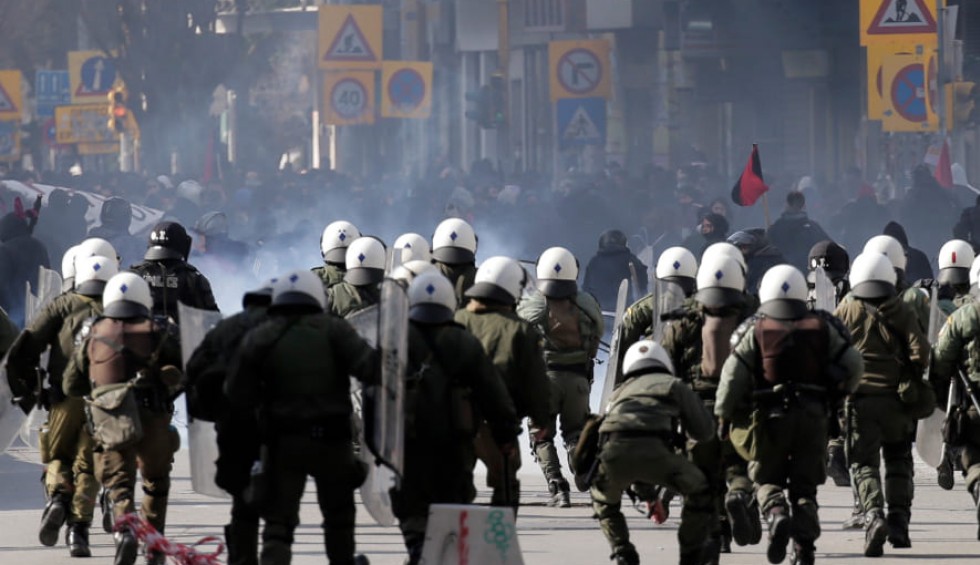 A generic square placeholder image with rounded corners in a figure.