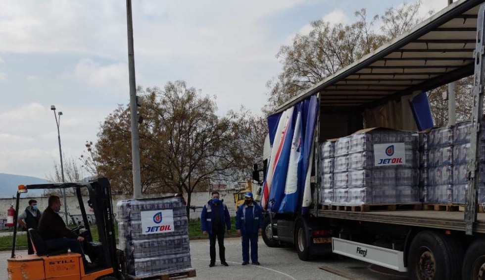 A generic square placeholder image with rounded corners in a figure.