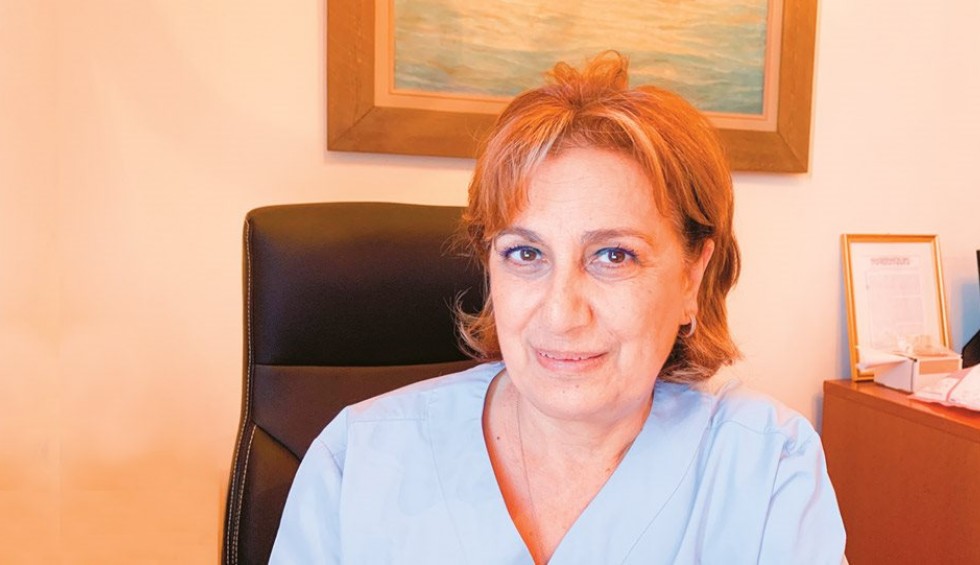 A generic square placeholder image with rounded corners in a figure.