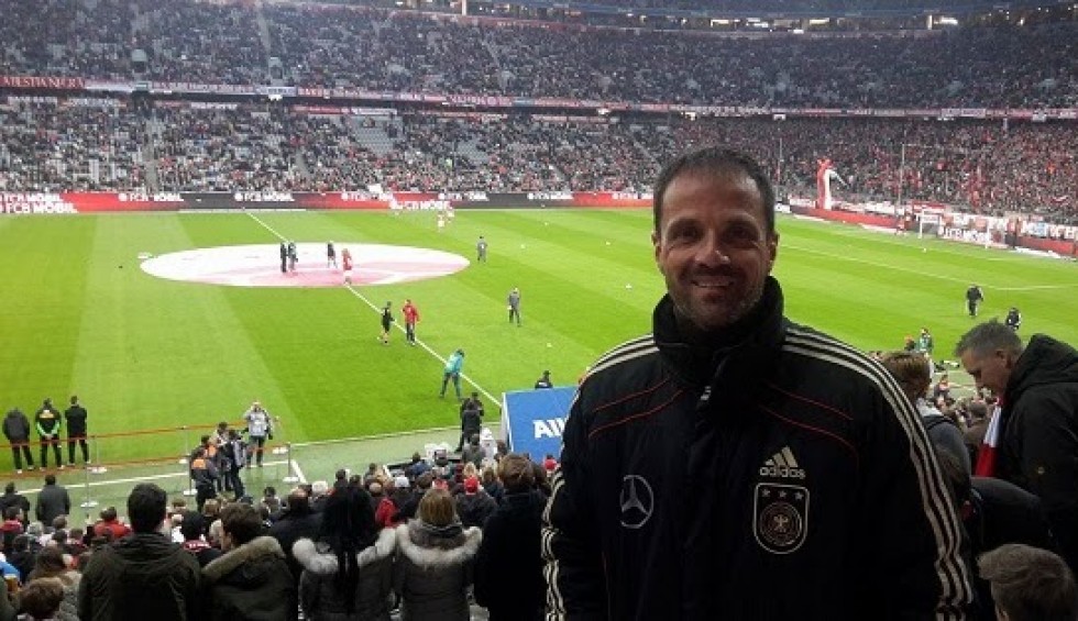 A generic square placeholder image with rounded corners in a figure.