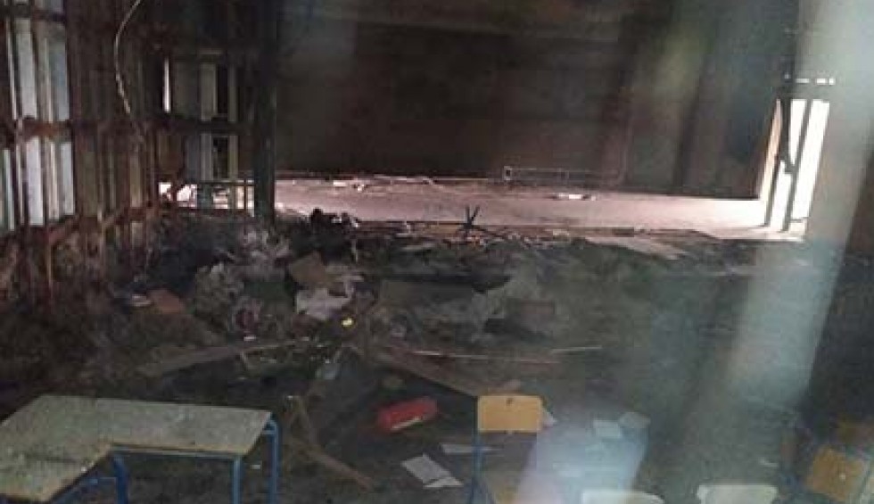 A generic square placeholder image with rounded corners in a figure.