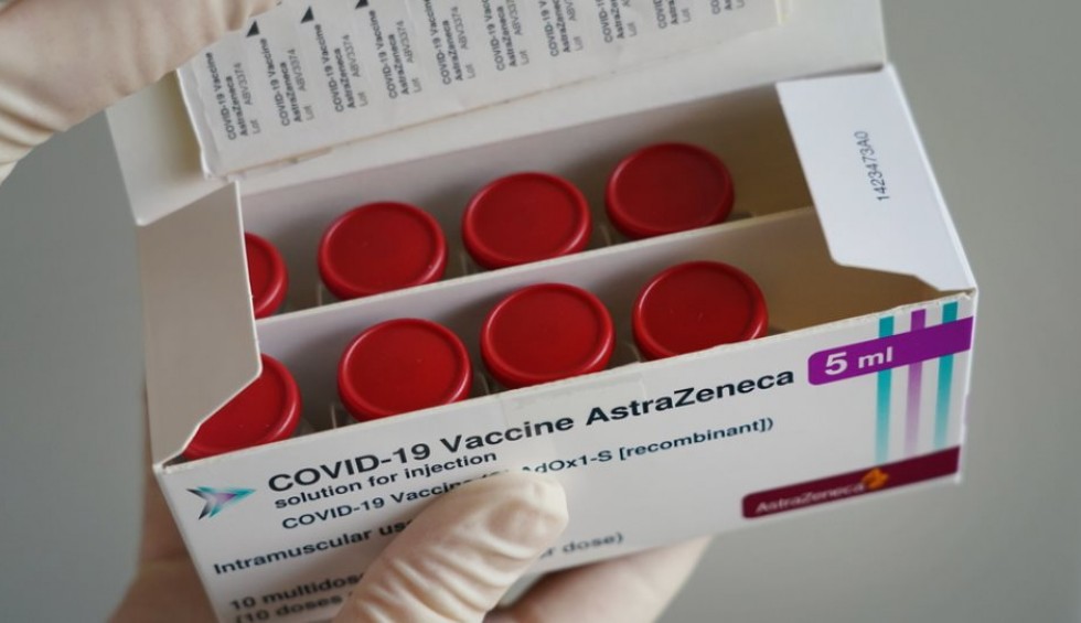 A generic square placeholder image with rounded corners in a figure.