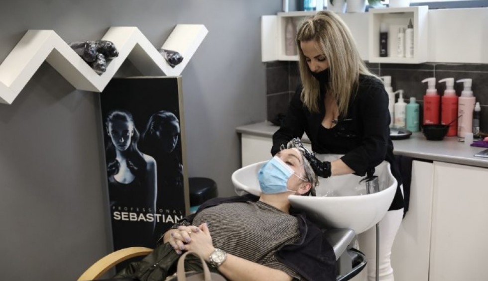 A generic square placeholder image with rounded corners in a figure.