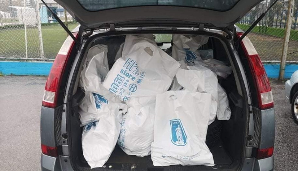 A generic square placeholder image with rounded corners in a figure.