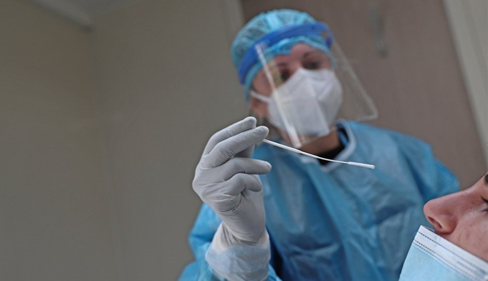 A generic square placeholder image with rounded corners in a figure.