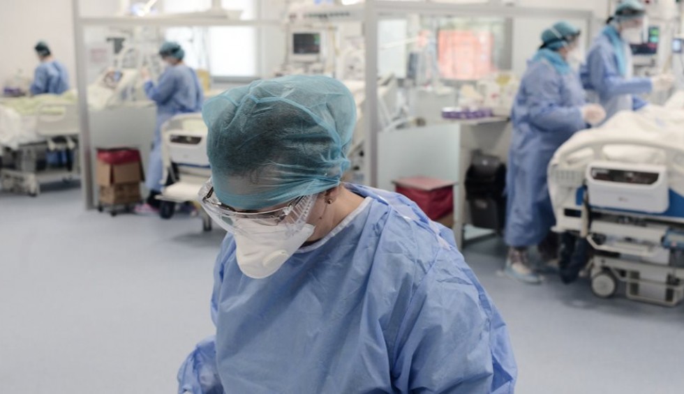 A generic square placeholder image with rounded corners in a figure.