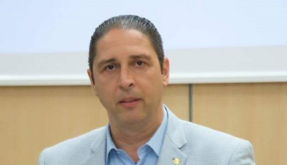 A generic square placeholder image with rounded corners in a figure.