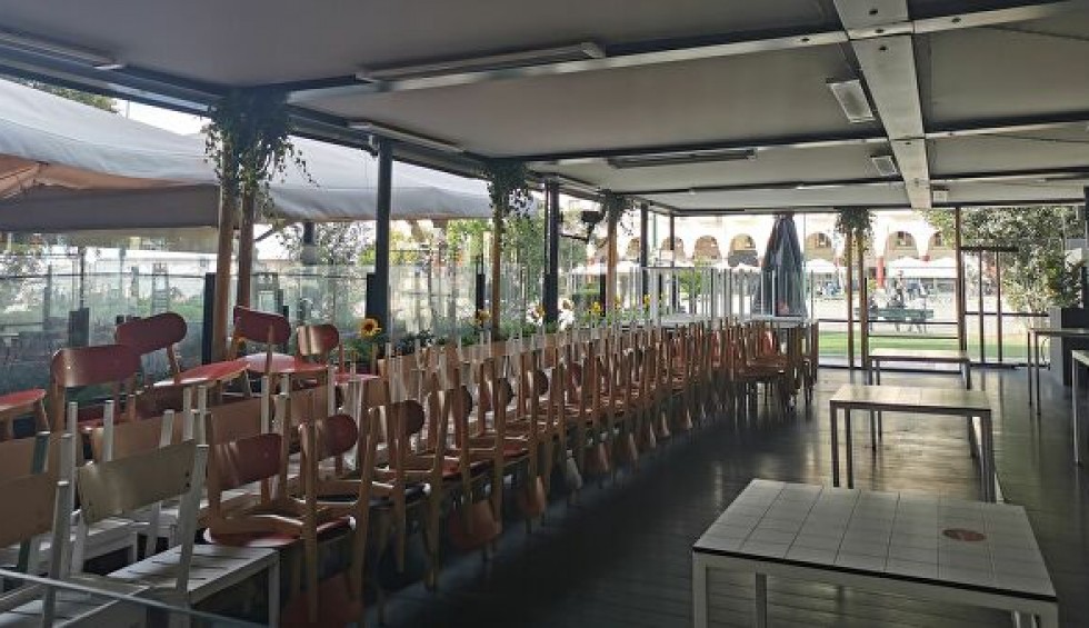 A generic square placeholder image with rounded corners in a figure.