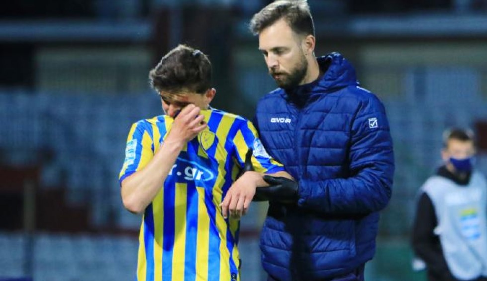 A generic square placeholder image with rounded corners in a figure.