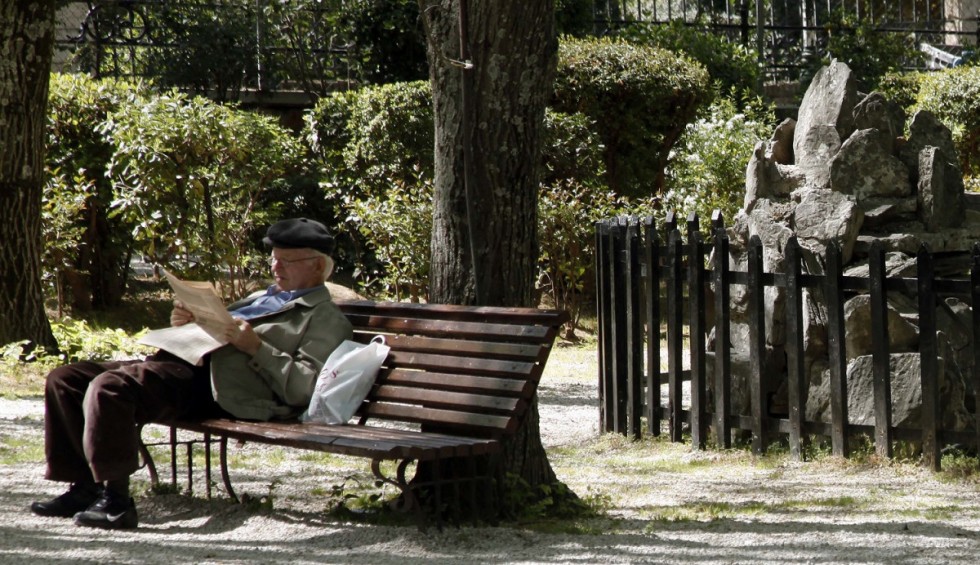 A generic square placeholder image with rounded corners in a figure.