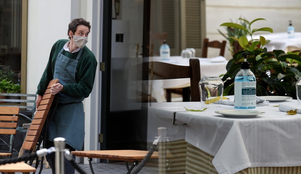 A generic square placeholder image with rounded corners in a figure.