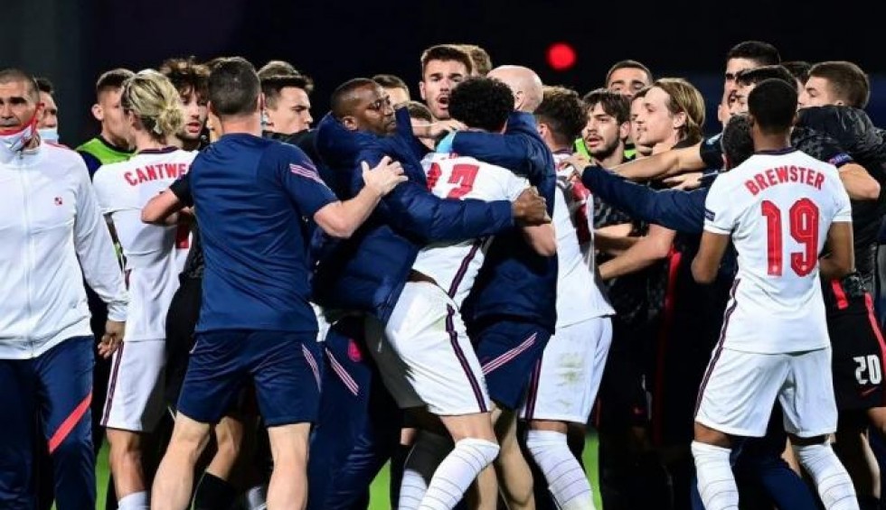 A generic square placeholder image with rounded corners in a figure.