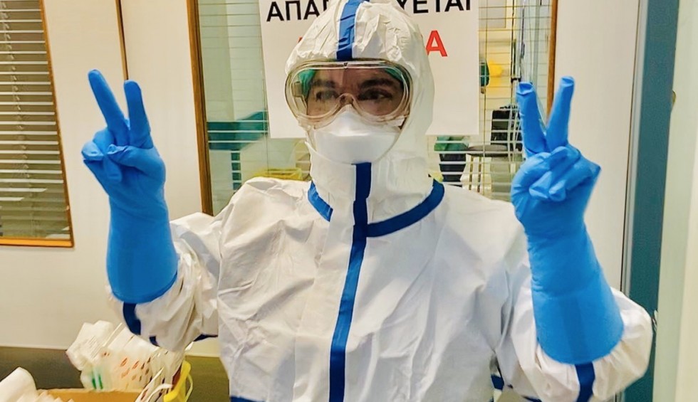 A generic square placeholder image with rounded corners in a figure.