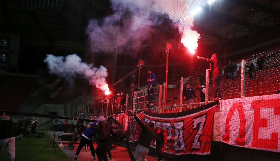 A generic square placeholder image with rounded corners in a figure.