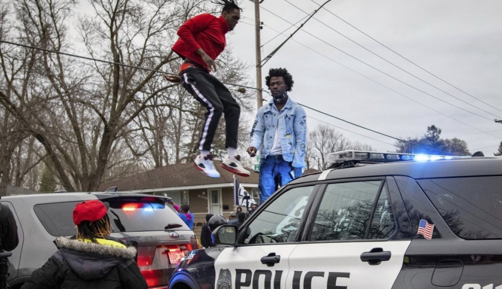 A generic square placeholder image with rounded corners in a figure.