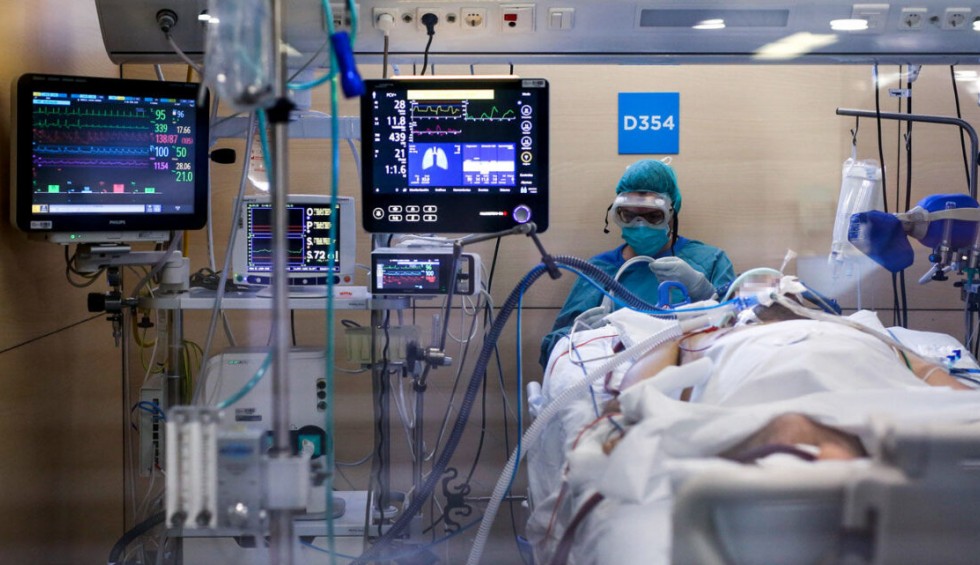 A generic square placeholder image with rounded corners in a figure.