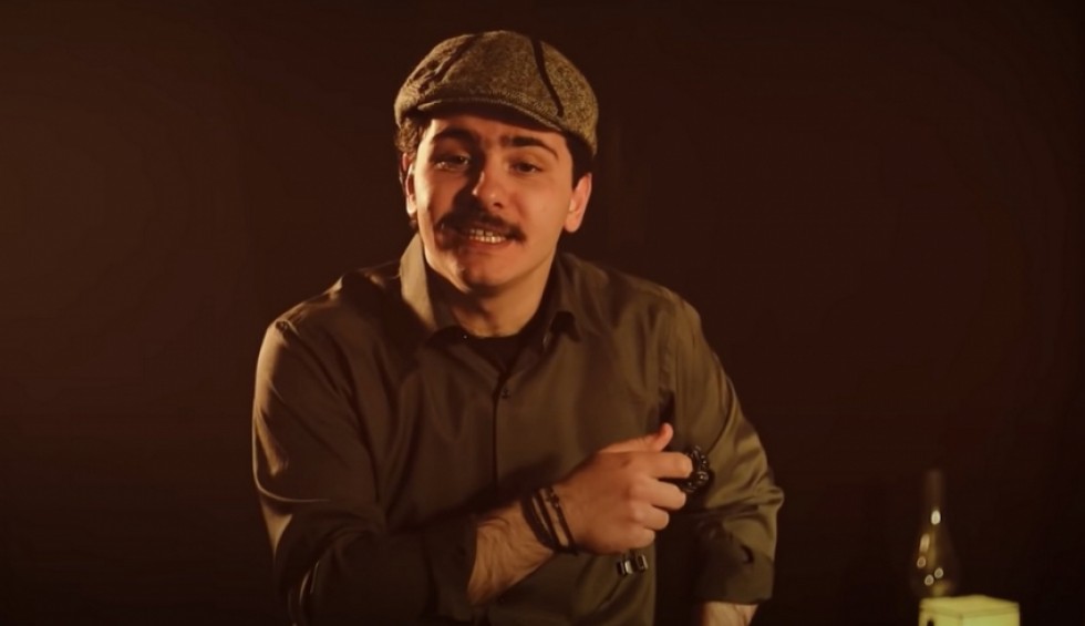 A generic square placeholder image with rounded corners in a figure.