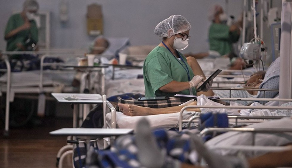 A generic square placeholder image with rounded corners in a figure.