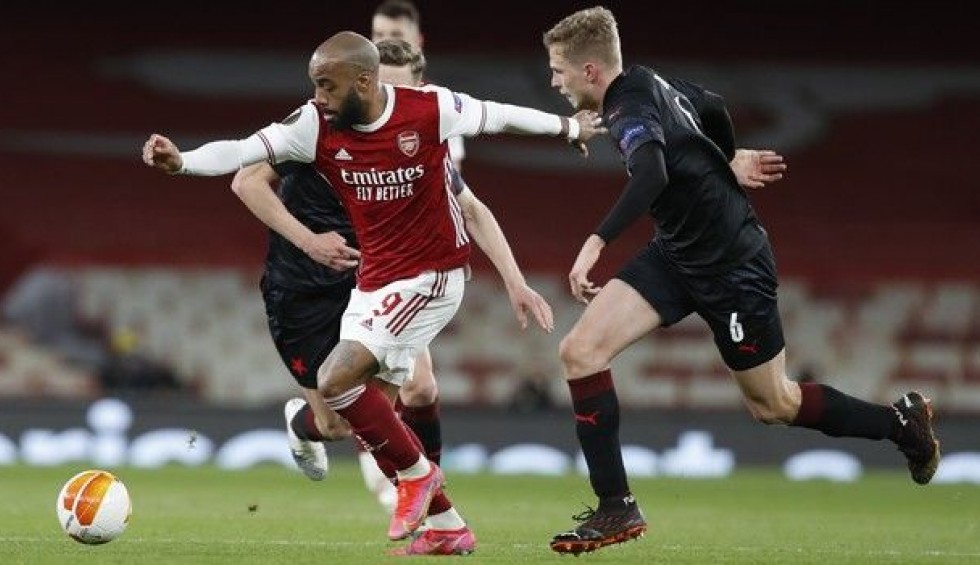 A generic square placeholder image with rounded corners in a figure.