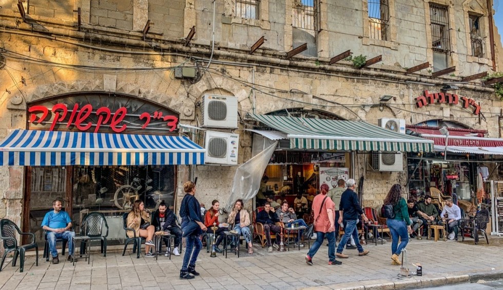 A generic square placeholder image with rounded corners in a figure.