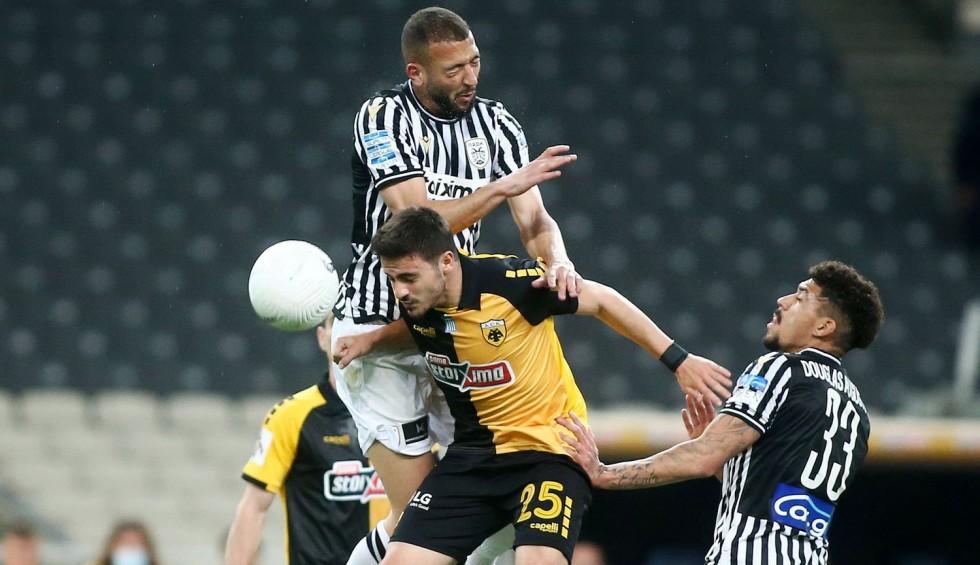 A generic square placeholder image with rounded corners in a figure.