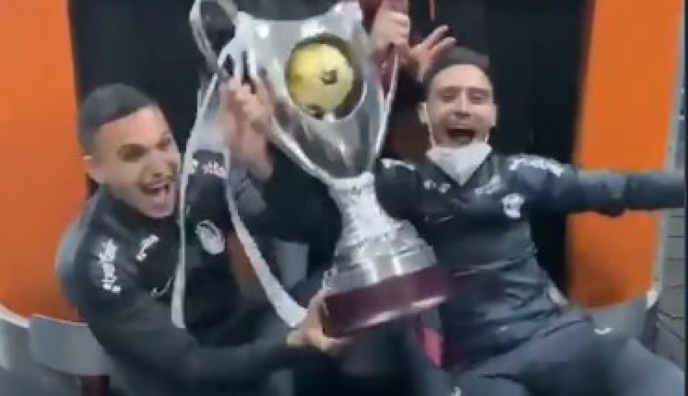 A generic square placeholder image with rounded corners in a figure.