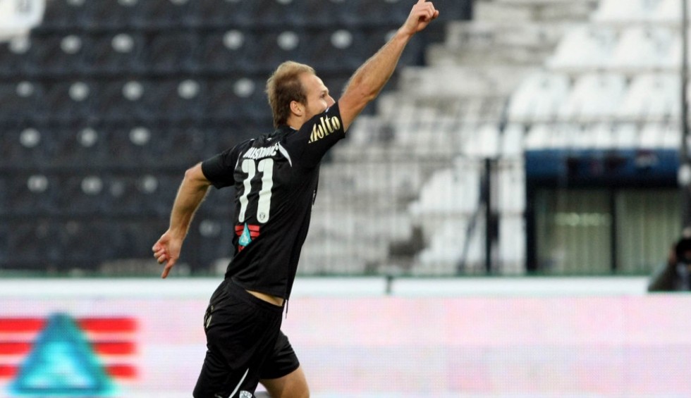 A generic square placeholder image with rounded corners in a figure.